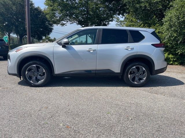 Used 2025 Silver Nissan SV image 5