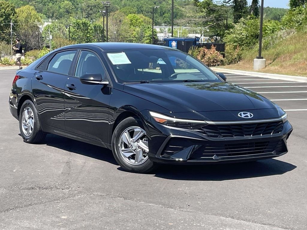 2024 Hyundai Elantra 2.0 SE IVT's photo