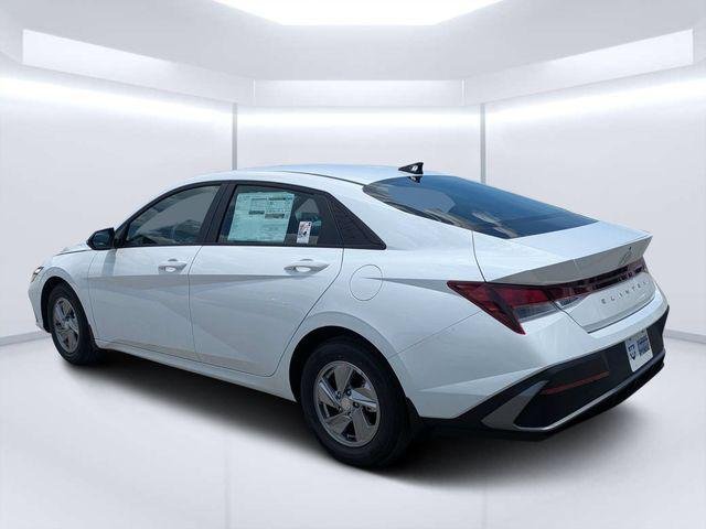 New 2026 White Hyundai SE image 5
