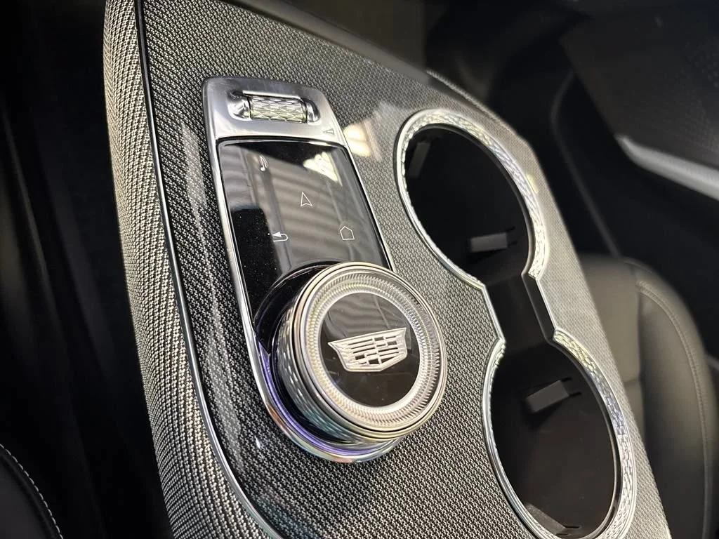 2025 Cadillac OPTIQ Sport 1 - Photo 47