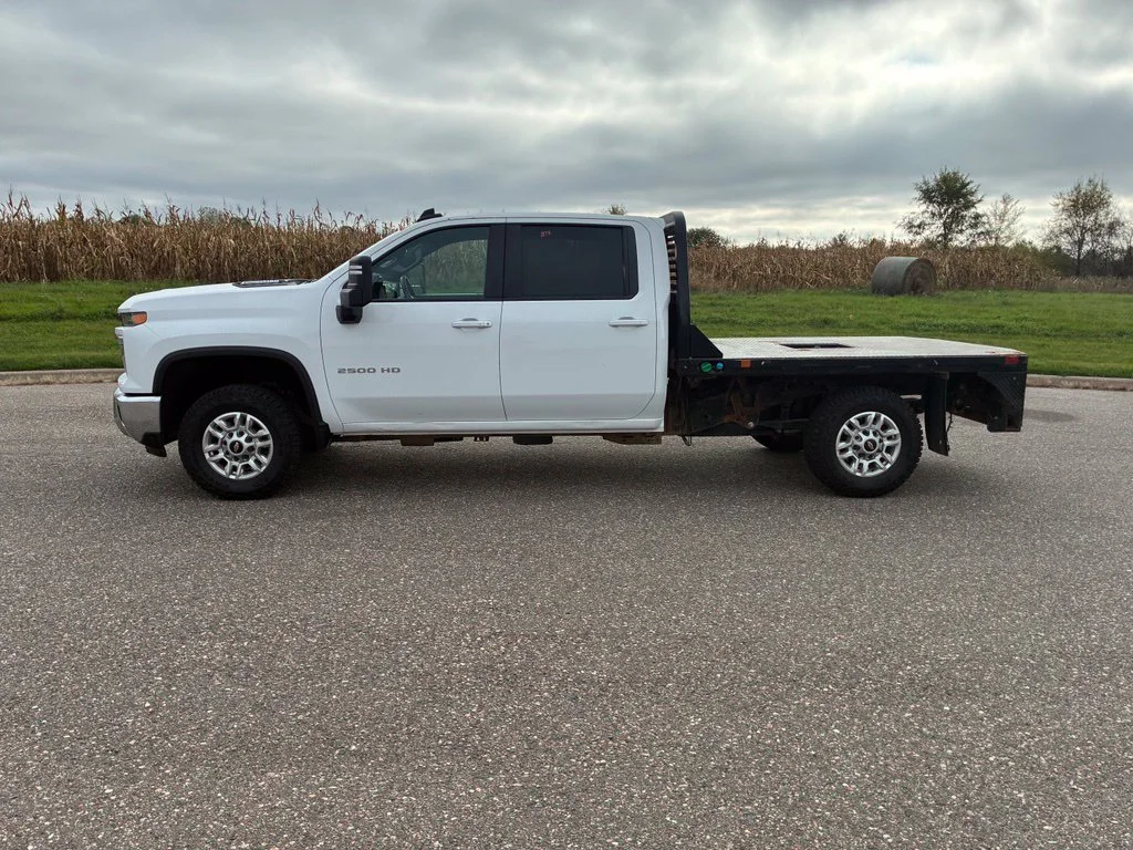 Used 2024 White Chevrolet LT image 5