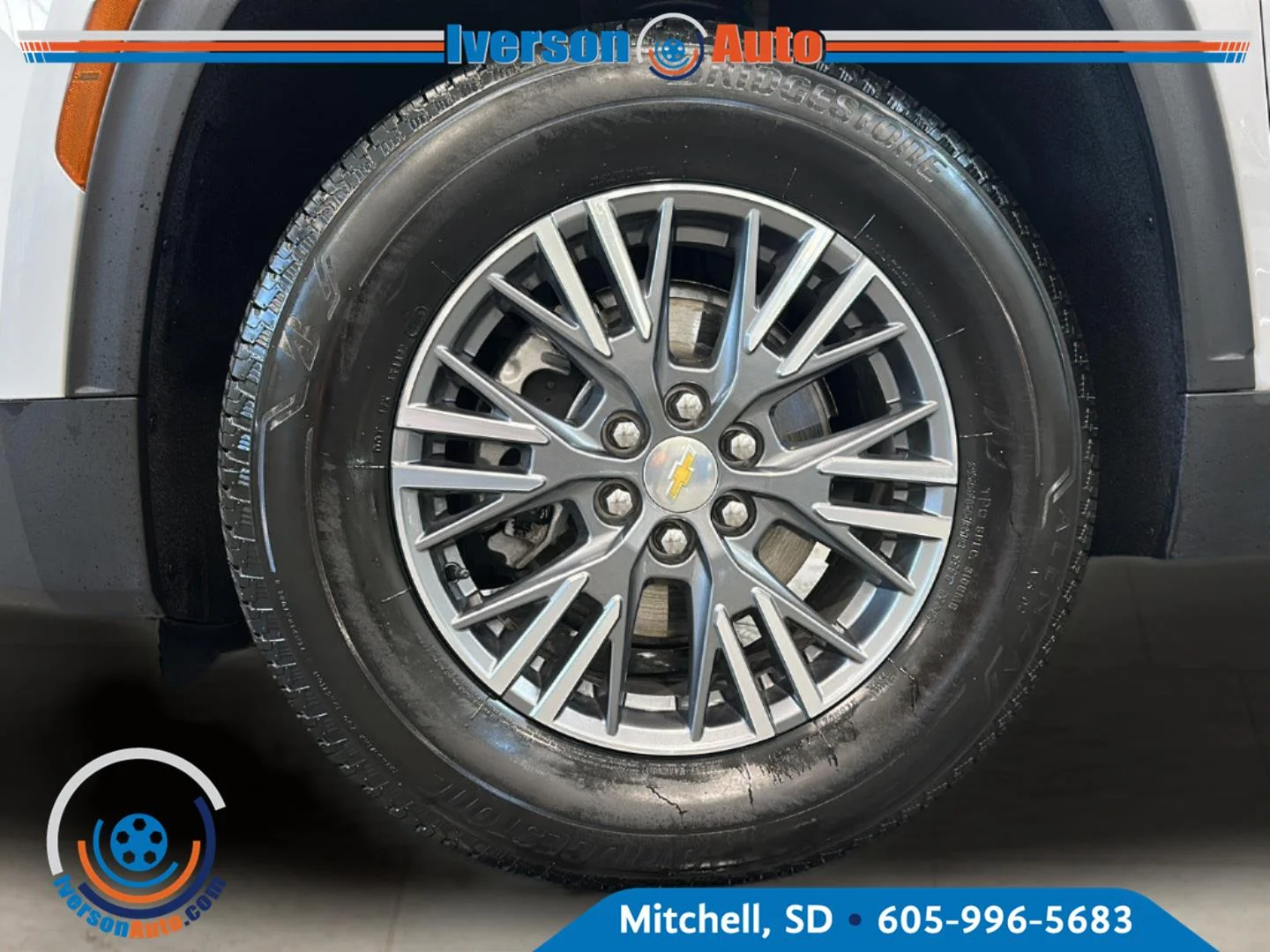 Used 2026 Summit White CHEVROLET AWD 4DR LT W/2LT image 9