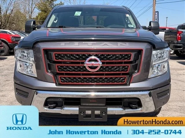 Used 2022 Gray Nissan SV image 9