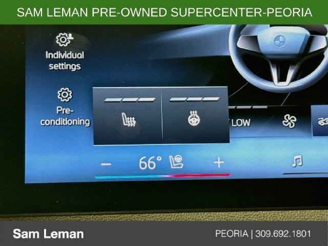 Used 2025 Gray BMW xDrive50 image 21