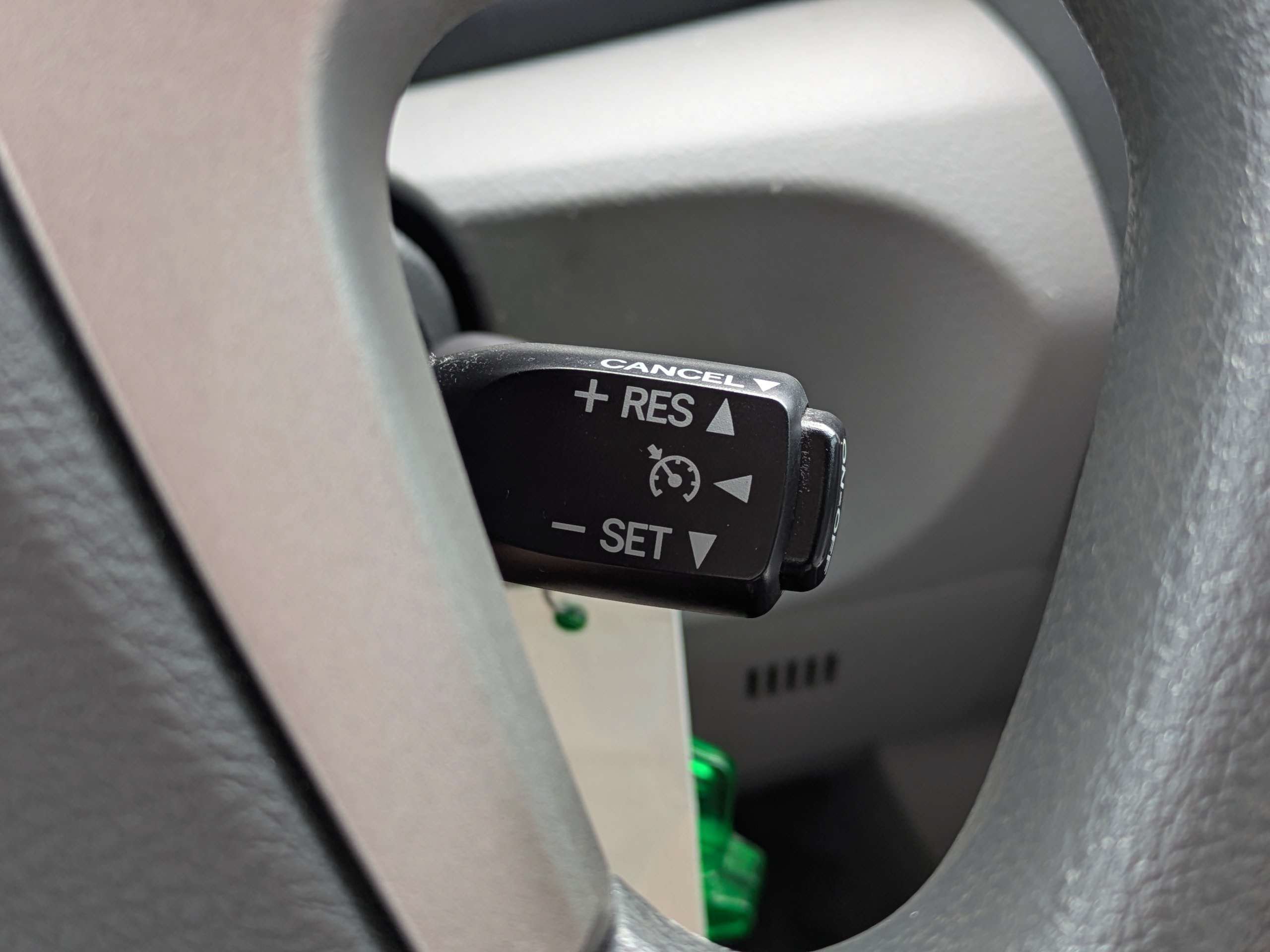 2010 Toyota Camry LE - Photo 21