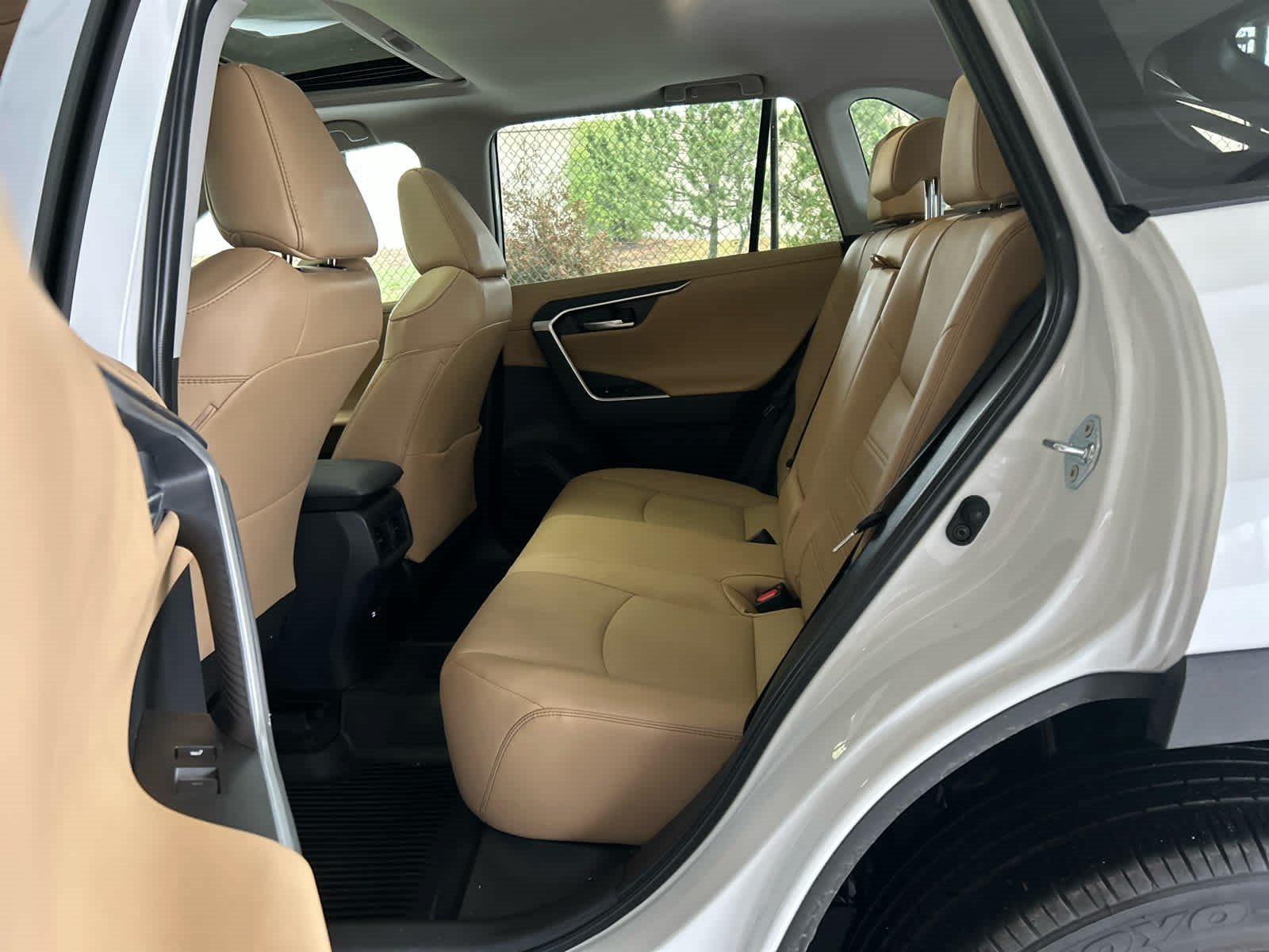 Certified Used 2025 Wind Chill Pearl Toyota Limited image 9