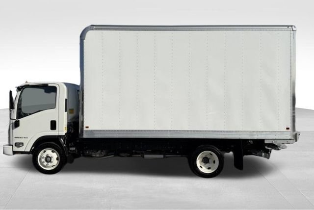 New 2025 Arc White Chevrolet  image 4