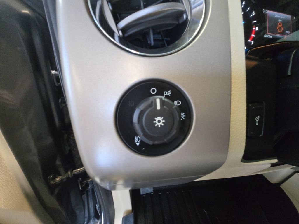 Used 2015 Gray Ford XLT image 32