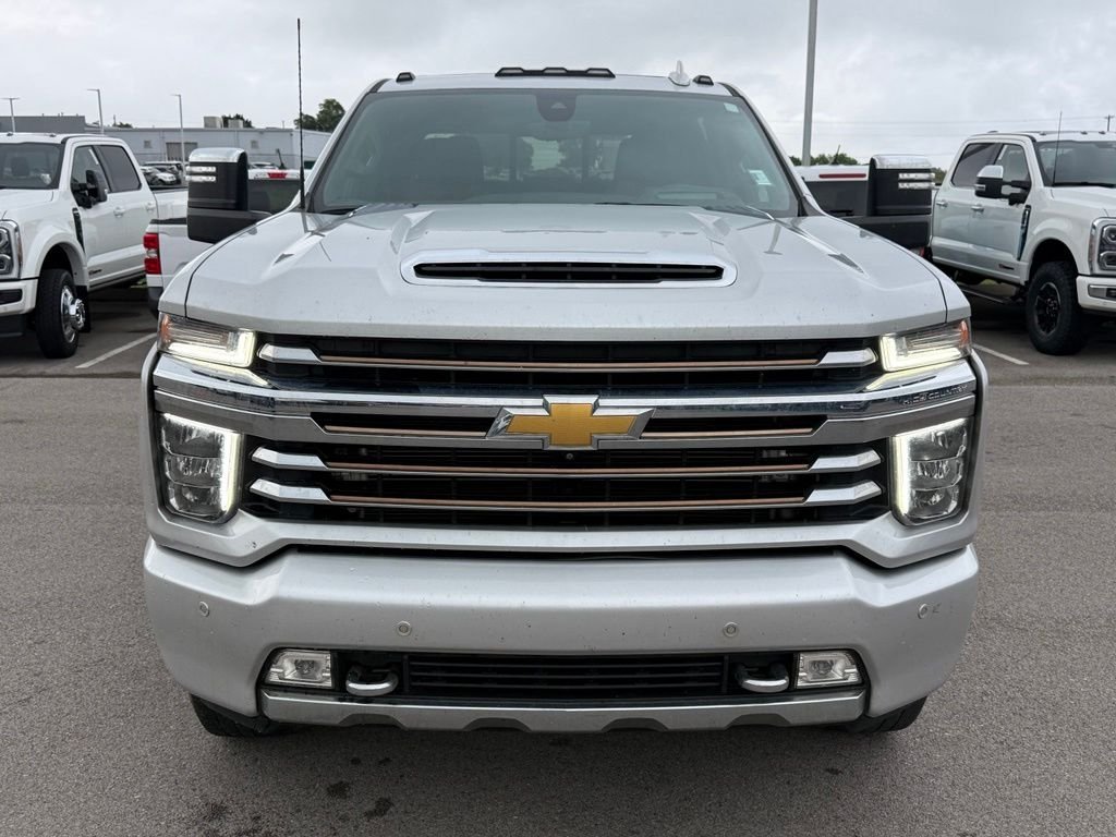 Used 2022 Silver Ice Metallic Chevrolet High Country image 21