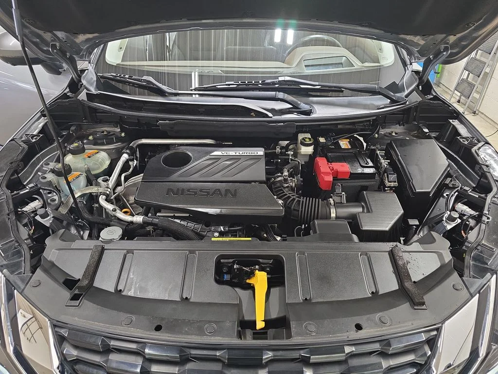 Used 2023 Gray Nissan Platinum image 31