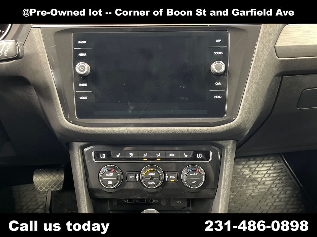 Used 2019 Green Volkswagen 2.0T SE image 19