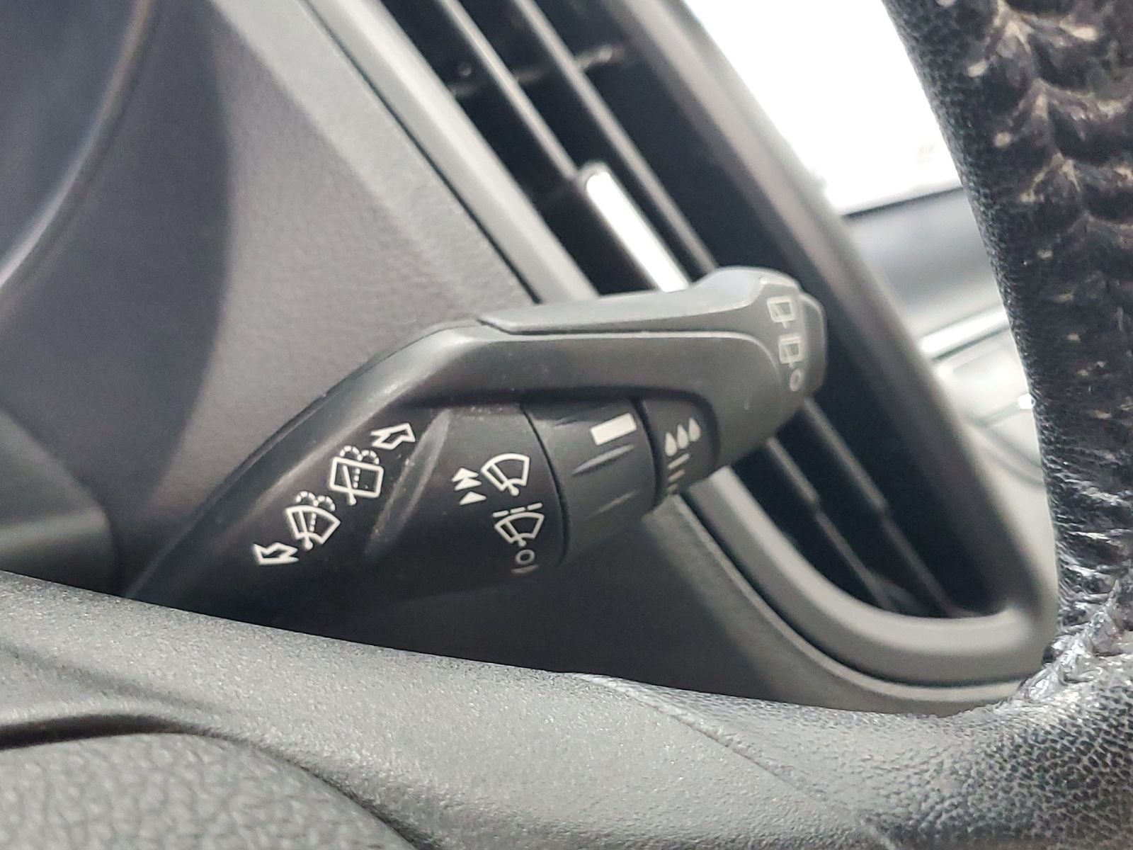 Used 2019 Gray Ford SEL image 18