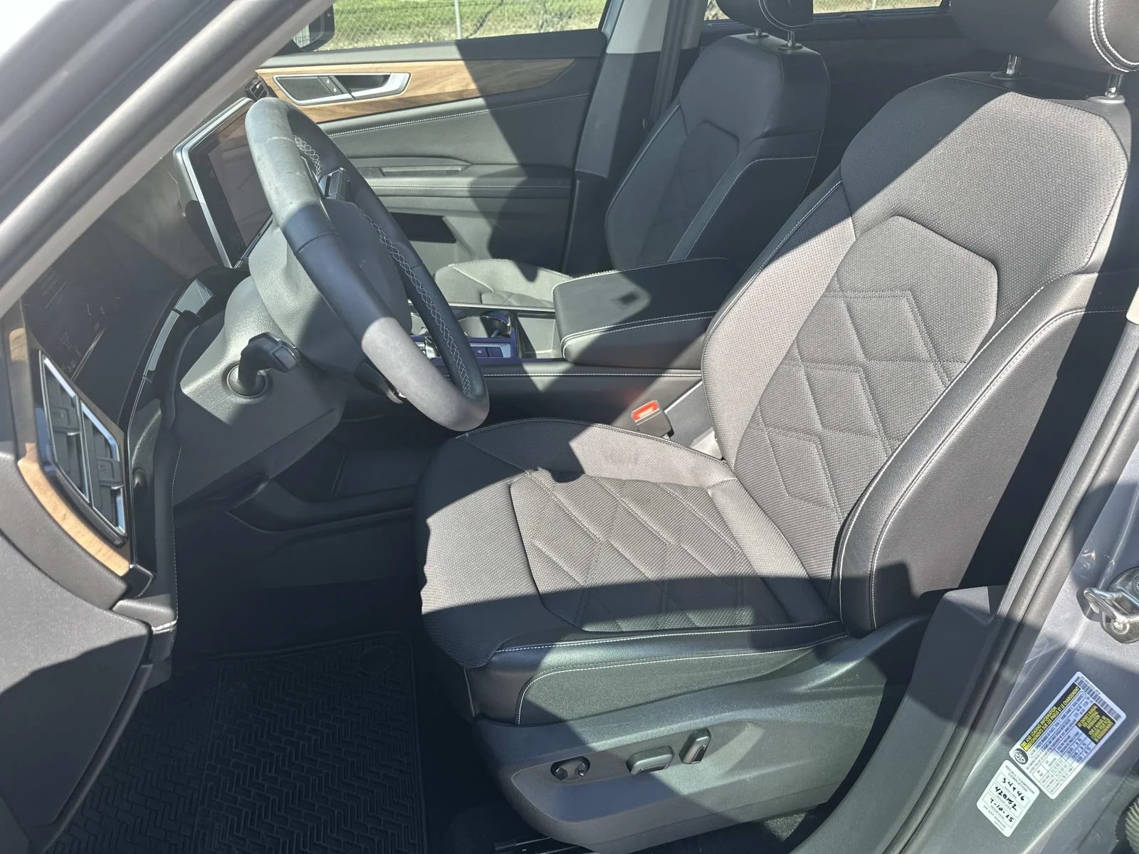 Used 2024 Silver Volkswagen 2.0T SE w/Technology image 12