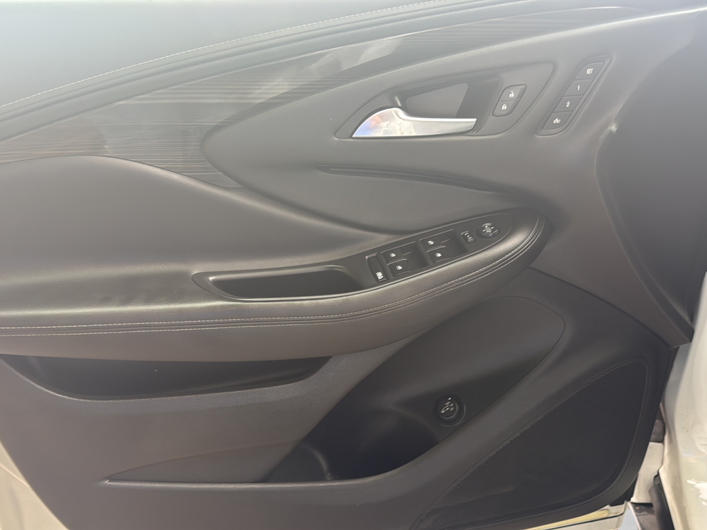 Used 2020 White Buick Essence image 24
