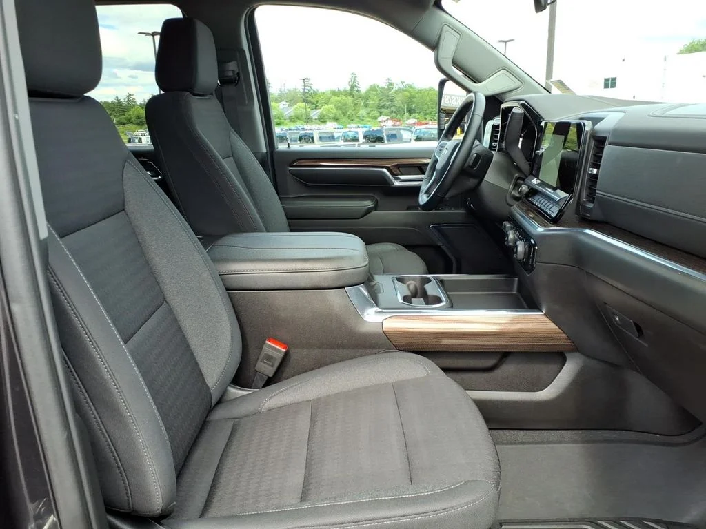 Used 2024 Gray Chevrolet LT image 11