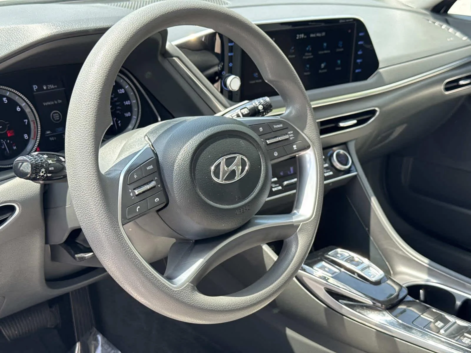 Used 2023 Serenity White Hyundai SEL image 3