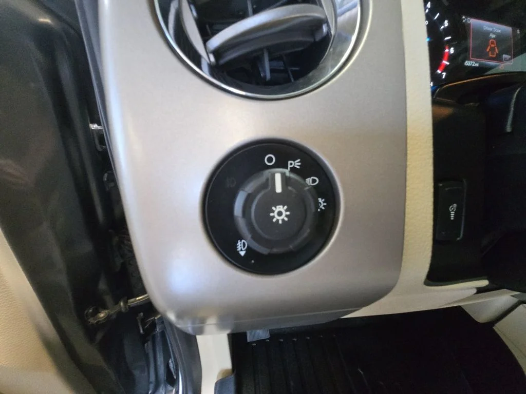 Used 2015 Gray Ford XLT image 32