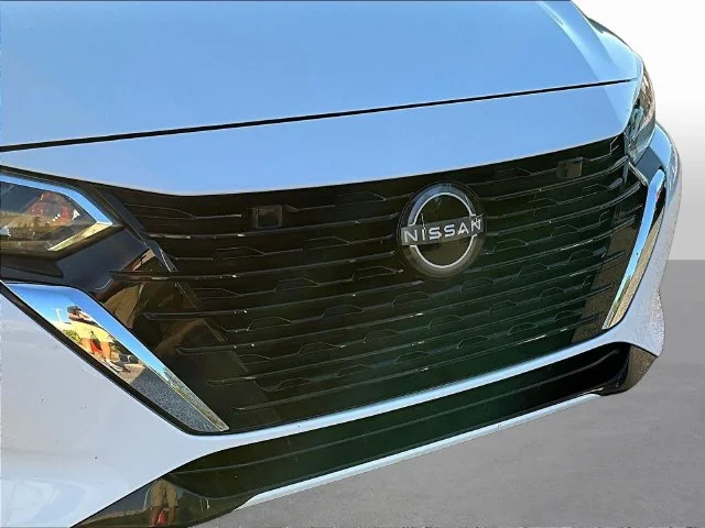Used 2025 White Nissan SV image 34