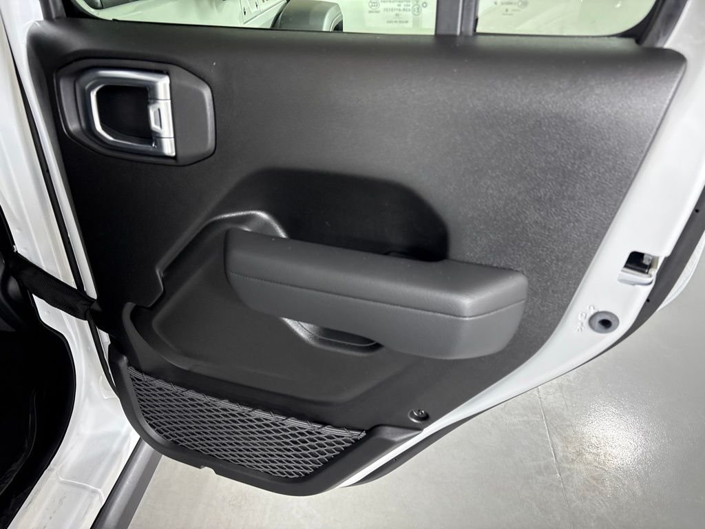 New 2026 Bright White Clearcoat Jeep Rubicon image 21
