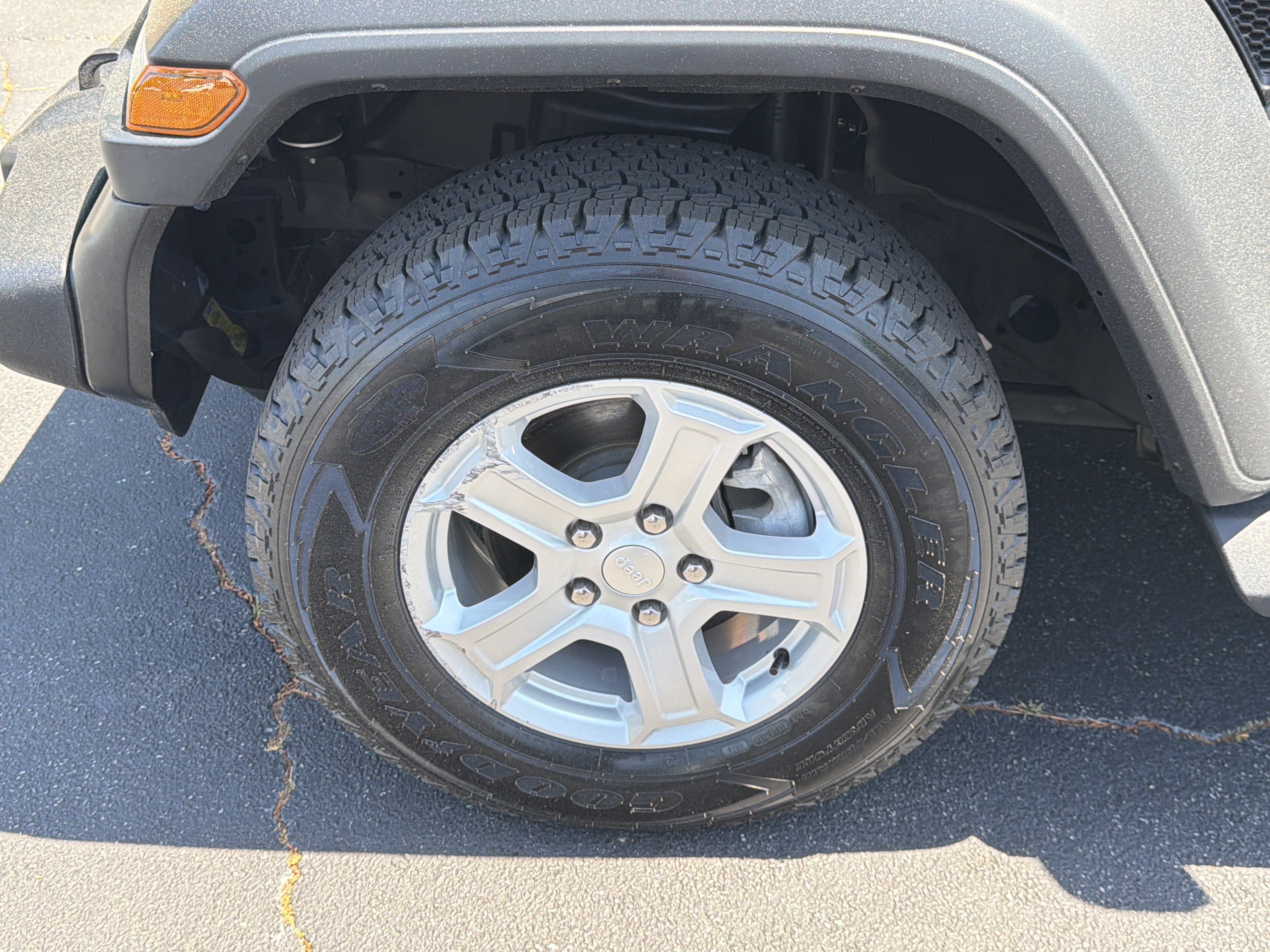 Used 2022 Sting-Gray Clearcoat Jeep Unlimited Sport S image 13