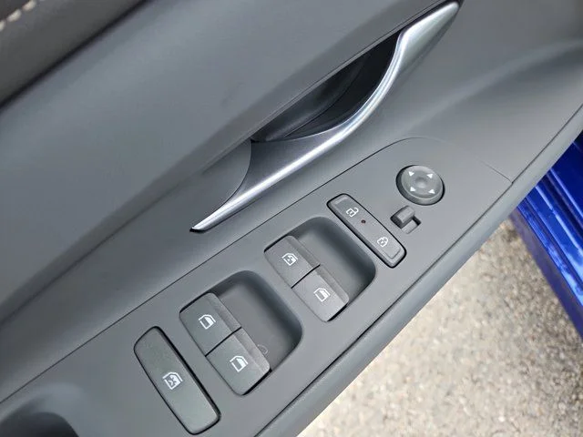 2025 Hyundai Elantra Blue - Photo 16