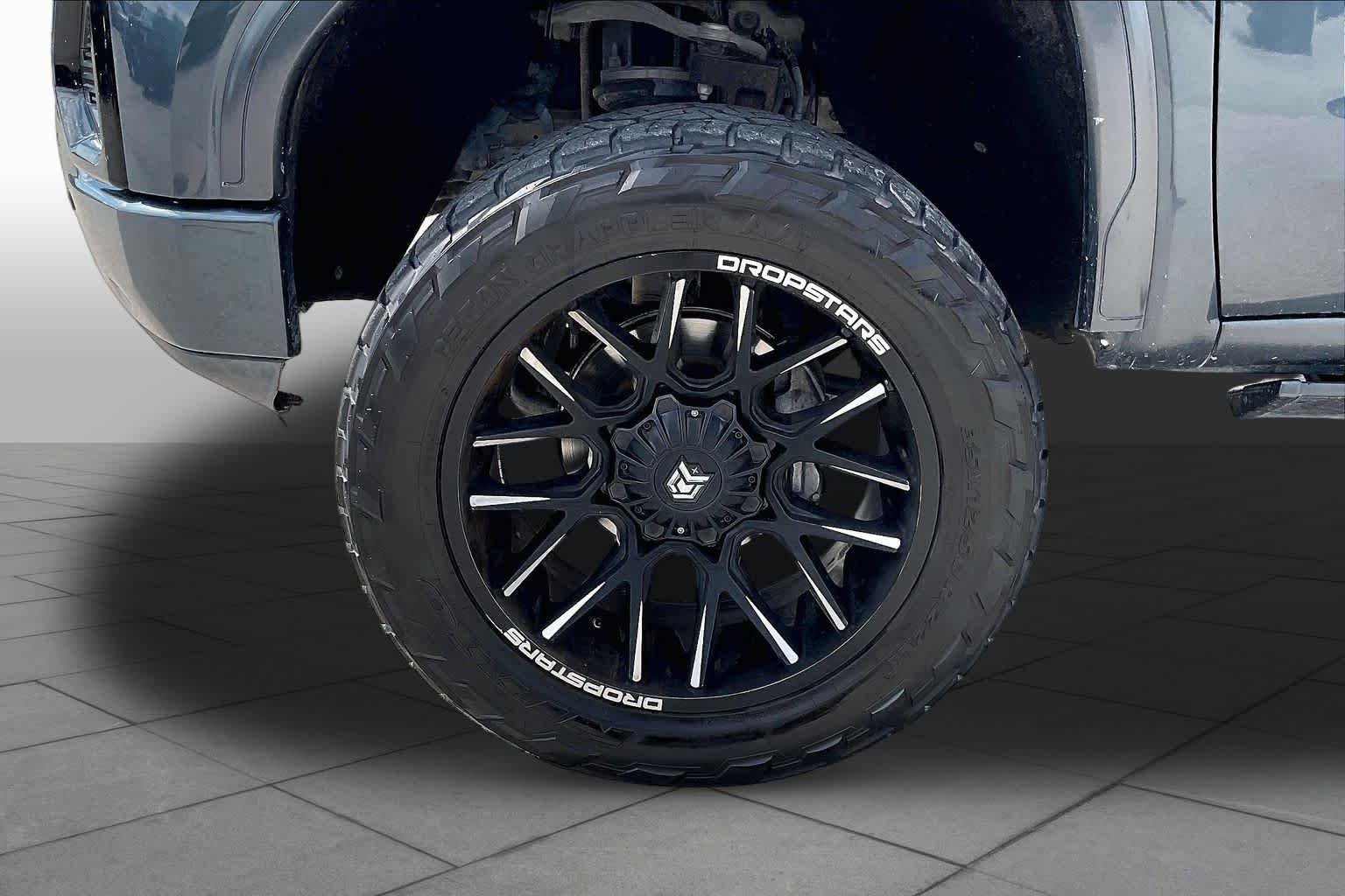 Used 2019 Dark Sky Metallic GMC AT4 image 10