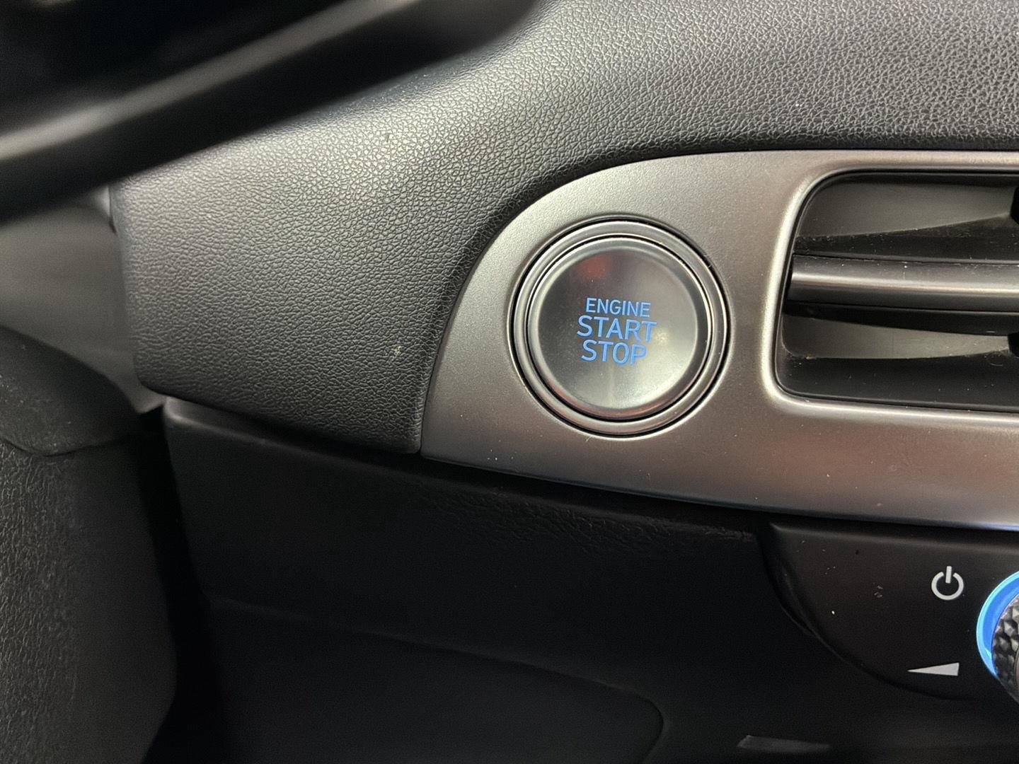 Used 2025 Moonlight Cloud Hyundai SEL image 28