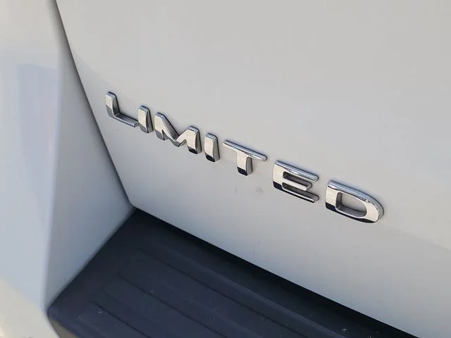 Used 2022 White Ford Limited image 9