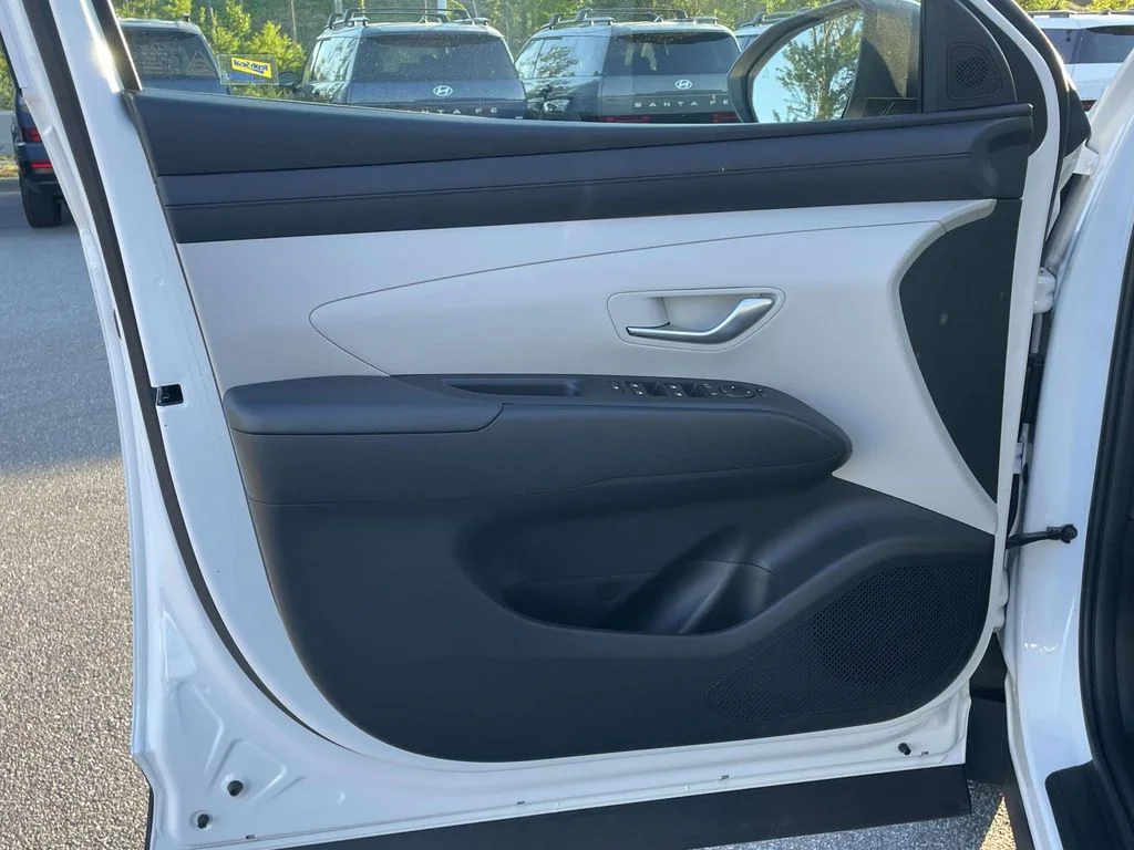 Certified Used 2025 Serenity White Pearl Hyundai SEL image 5