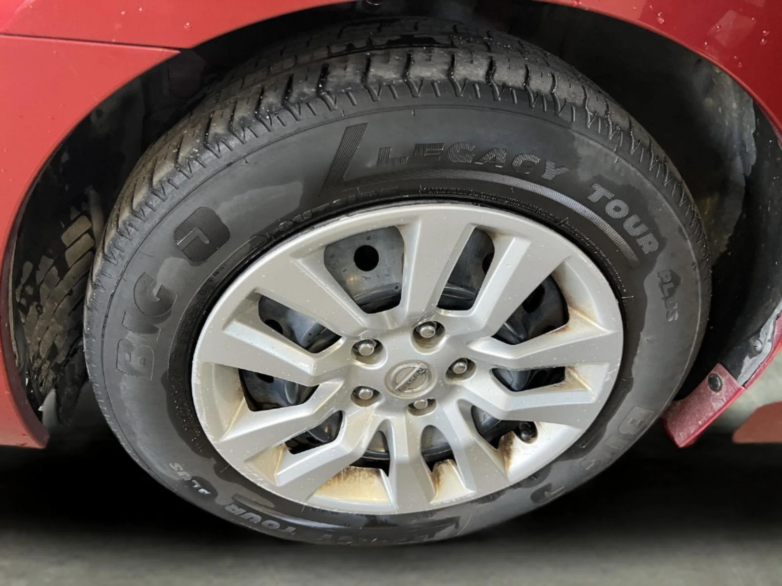 Used 2015 Cayenne Red Nissan 2.5 SV image 30