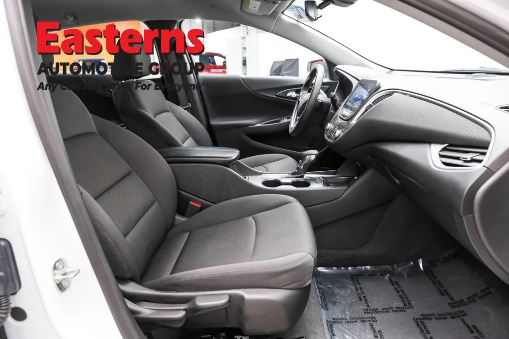 Used 2023 White Chevrolet LT image 23