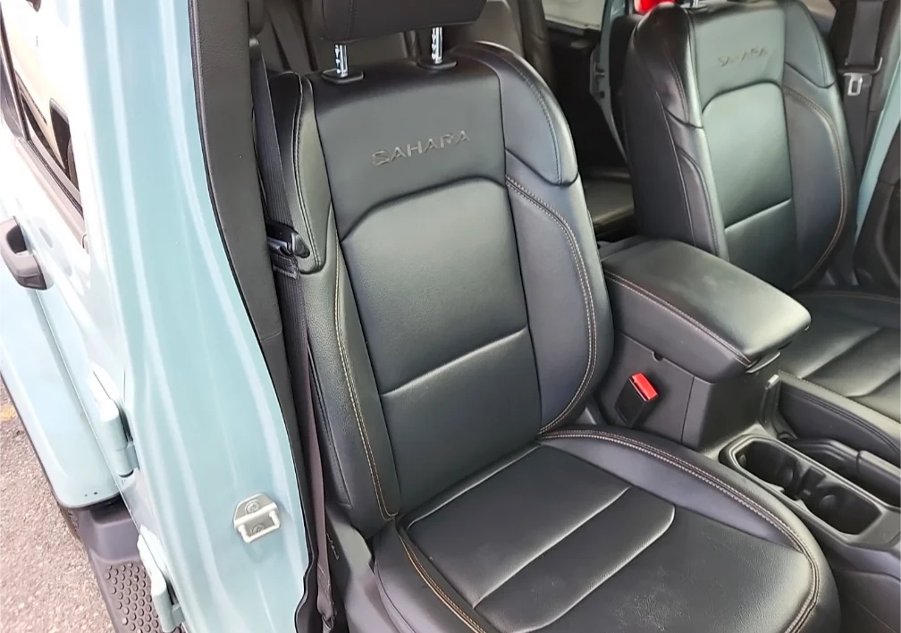 Used 2024  Jeep Sahara 4xe image 4