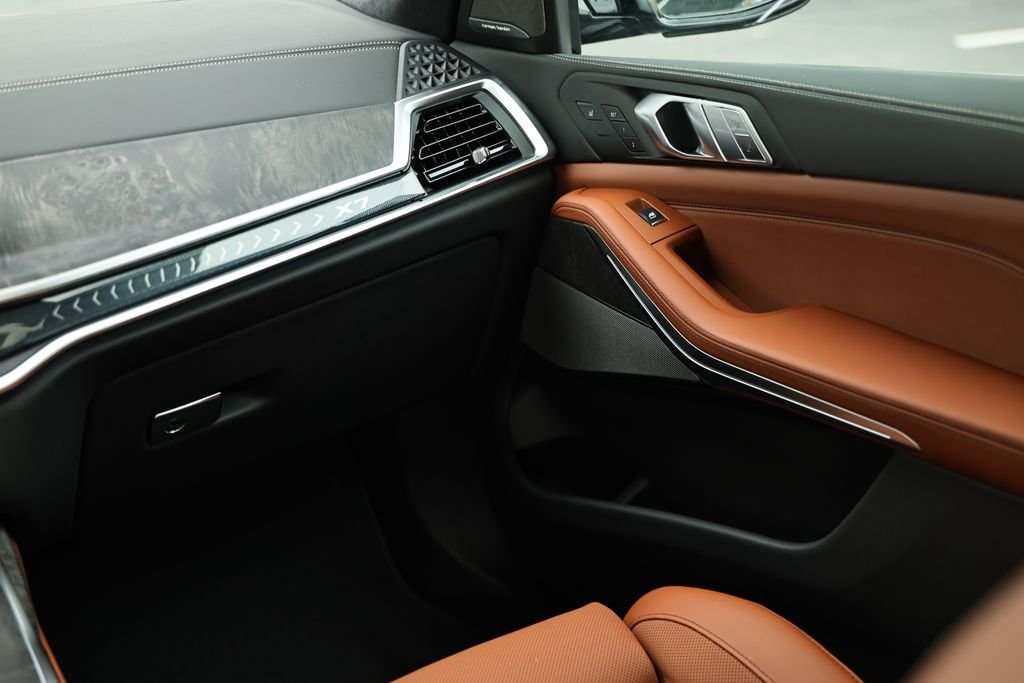 New 2027 Dravit Grey Metallic BMW xDrive40i image 32