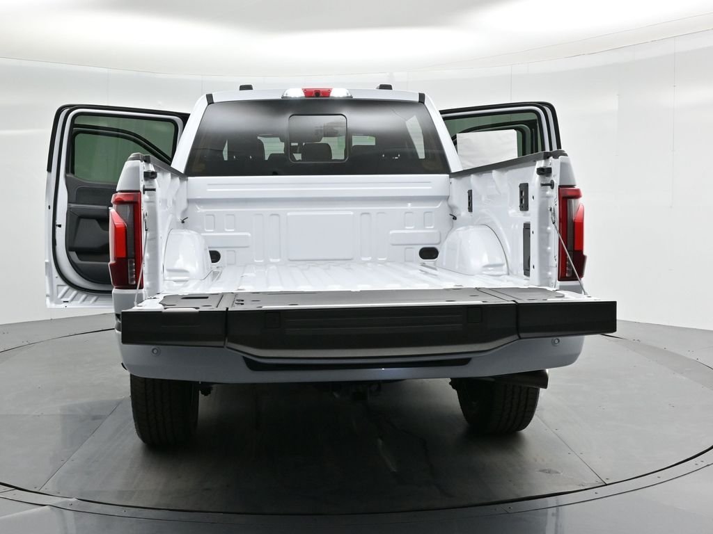 New 2025 Space White Metallic Ford Platinum image 36