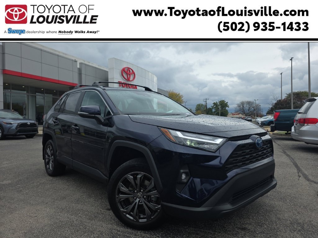 Used 2022  Toyota XLE Premium image 1