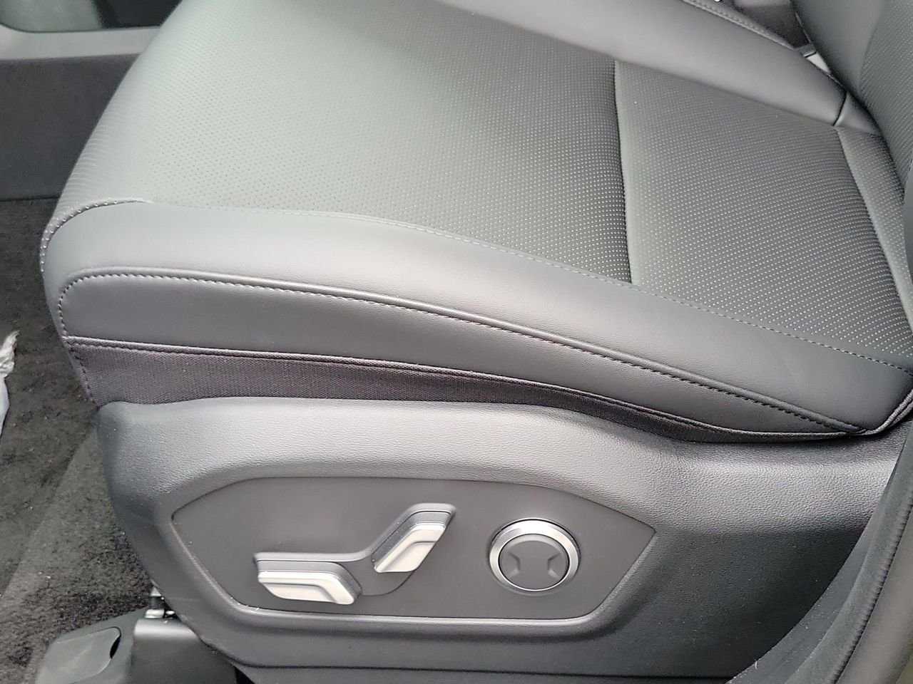 New 2026 Rockwood Green Hyundai SEL image 15