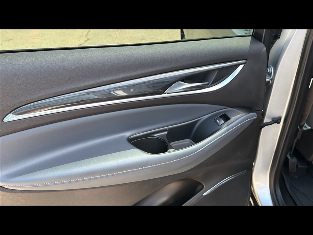 Used 2021 Includes Spectra Gray lower exterior accent color.) Buick Essence image 21