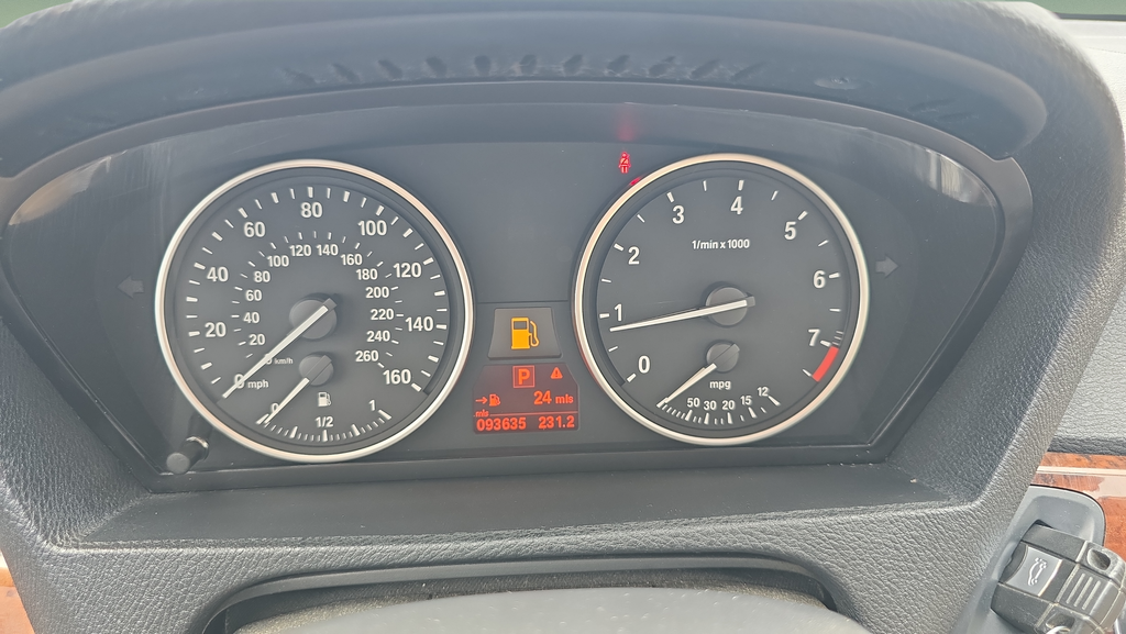 Used 2011 White BMW xDrive35i image 10