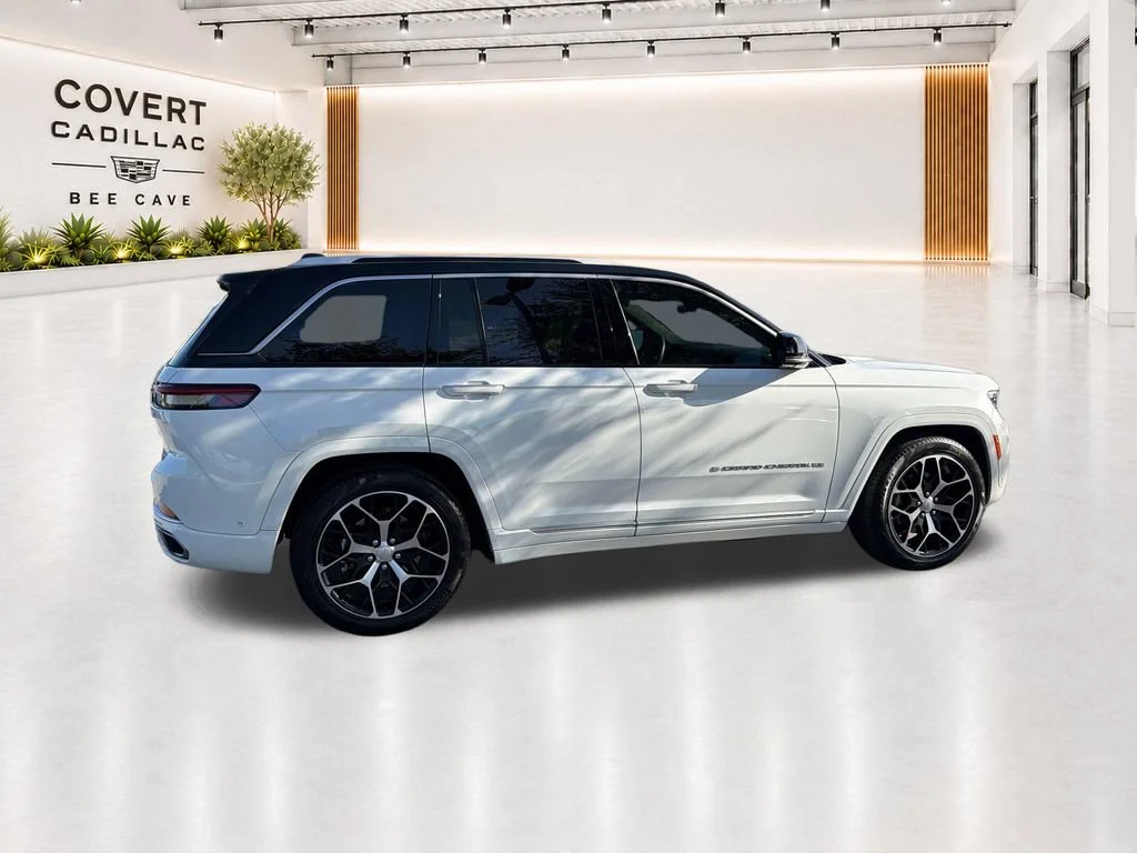 Used 2023 Bright White Clea Jeep Summit Reserve image 12