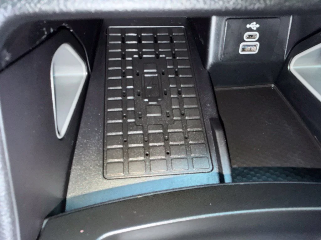 Used 2024 Cactus Green / Gray Ford Lariat image 18