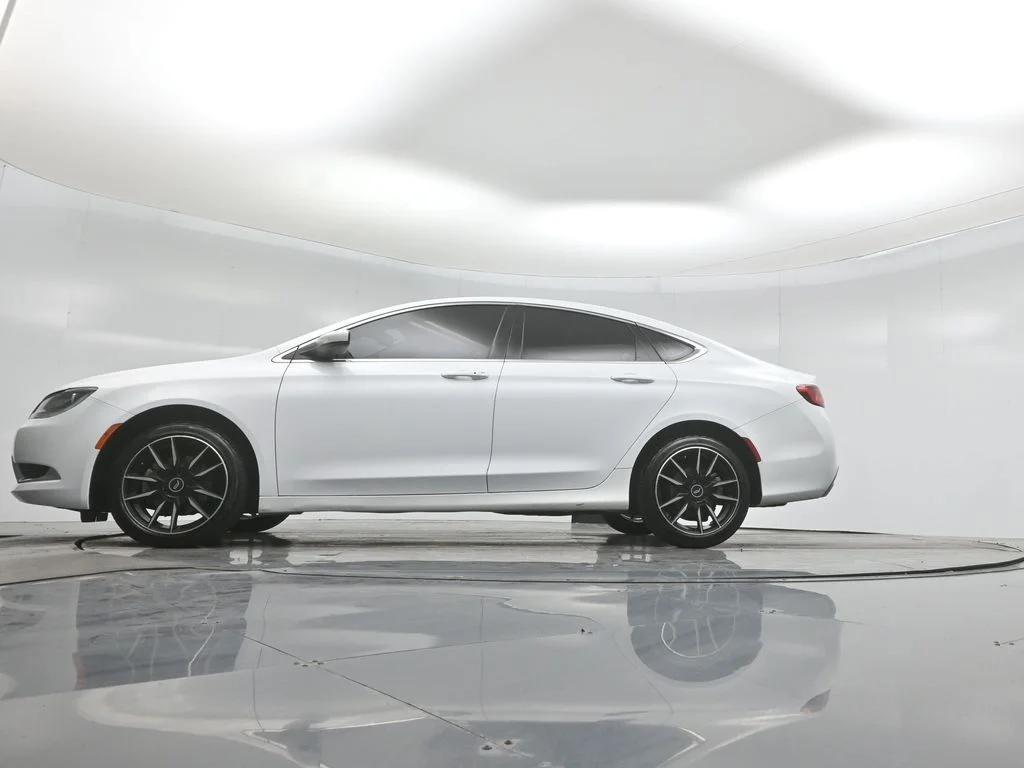 Used 2015 White Chrysler Limited image 47
