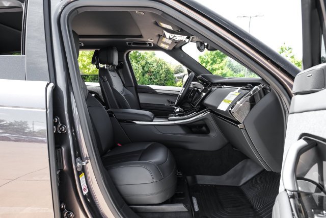 New 2027 Charente Grey Land Rover SE image 36