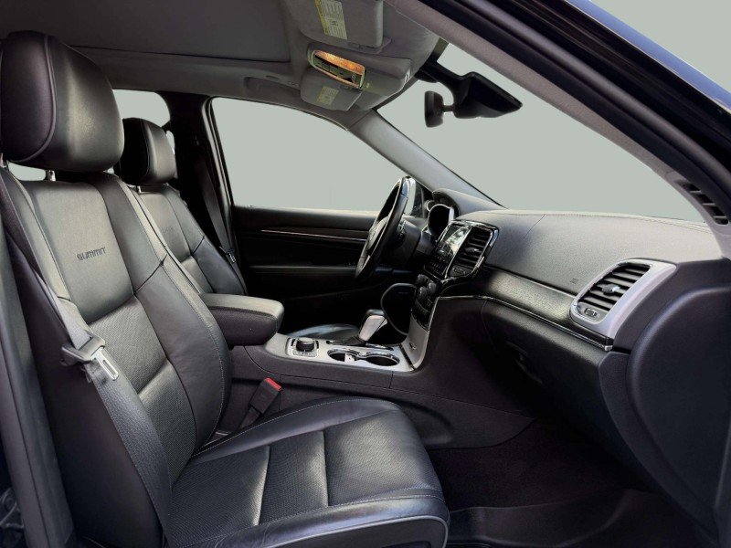 Used 2019 Black Jeep Summit image 29