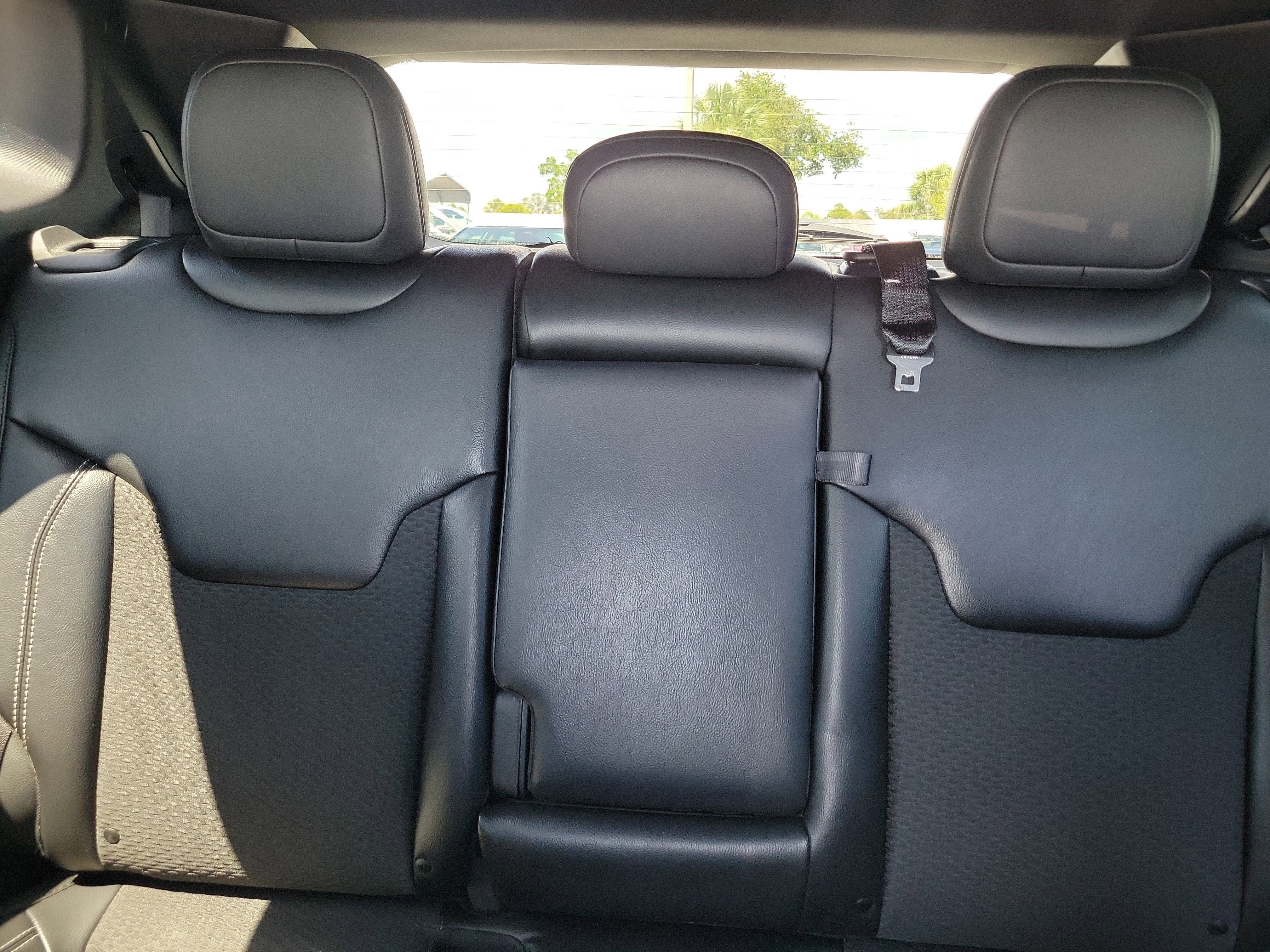 Used 2023 Granite Crystal Metallic Clearcoat Jeep Altitude image 26