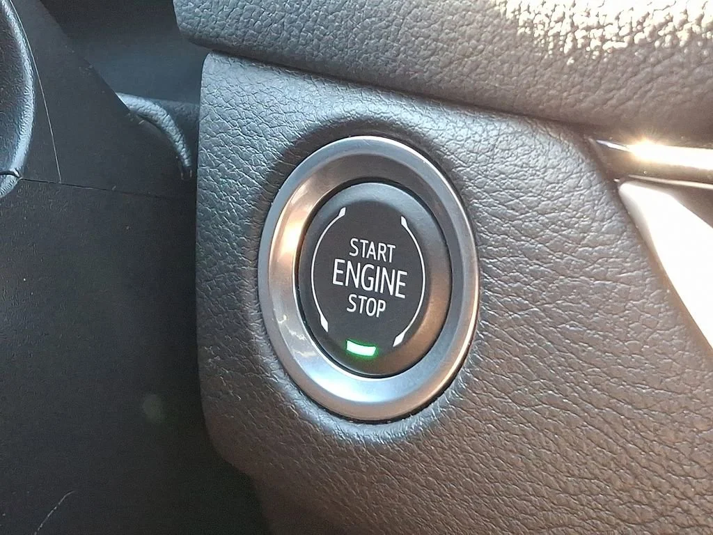 2025 Cadillac XT4 Premium Luxury - Photo 24