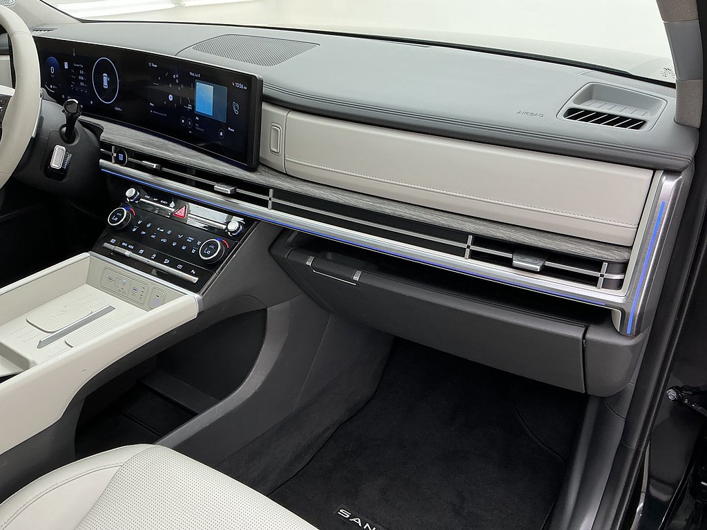 Used 2024 Phantom Black Pearl Hyundai Limited image 24