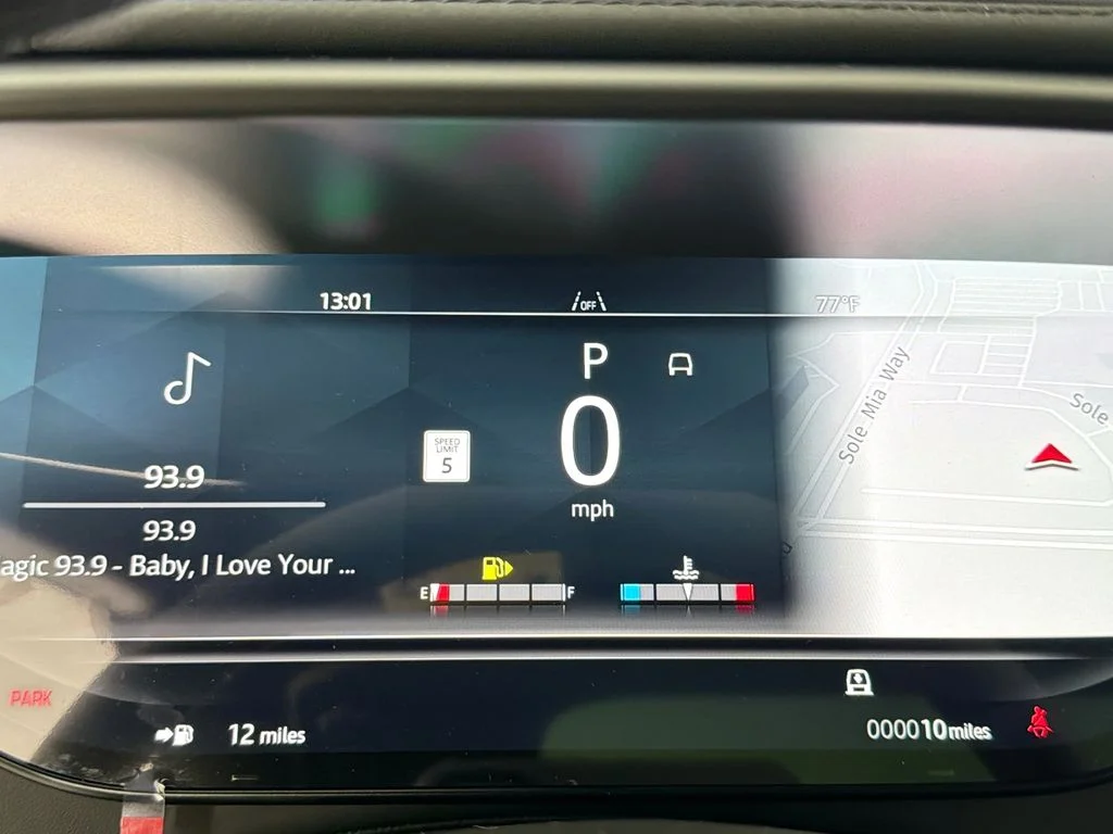 New 2026 Fuji White Land Rover Dynamic SE image 12