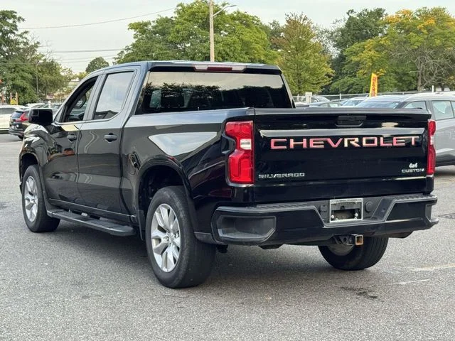 Used 2022 Black Chevrolet Custom image 8