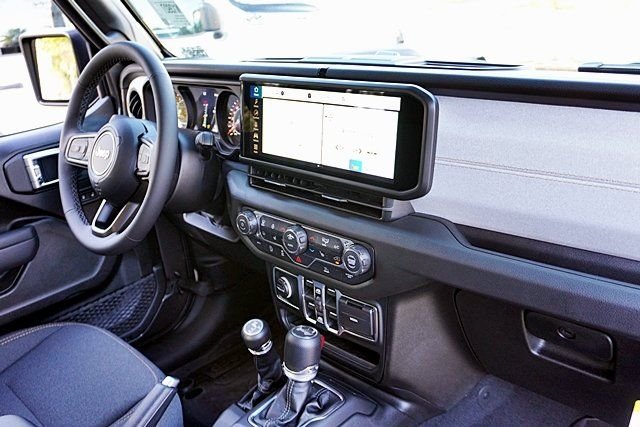 New 2026 Granite Crystal Metallic Clear-Coat Exterior Paint Jeep Sport S image 14