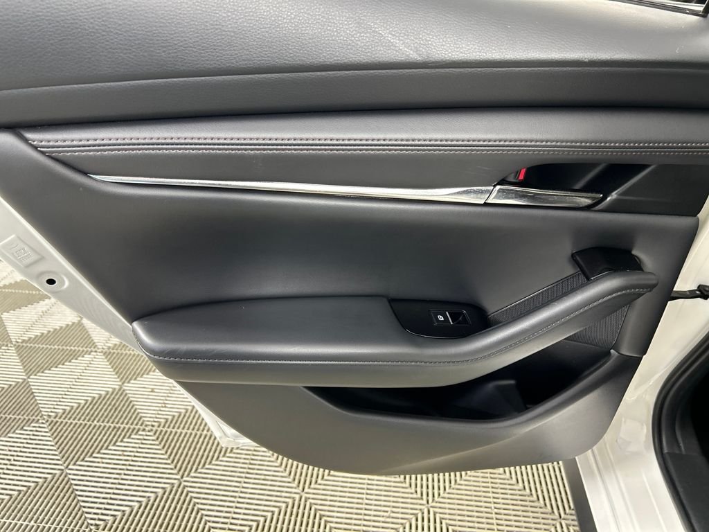 Used 2022 White Mazda Premium image 16